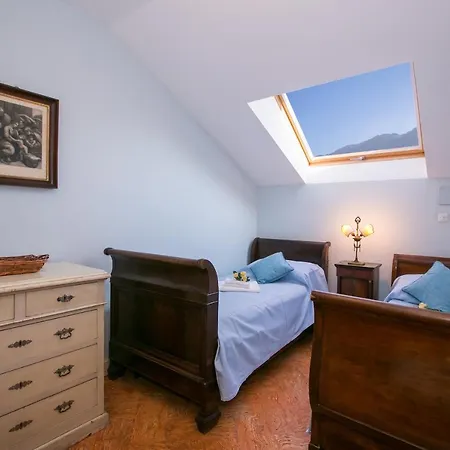 Sleeps 16 Pool Air Con *