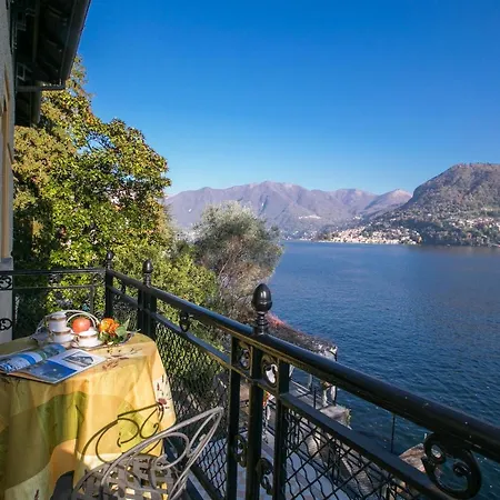 Sleeps 16 Pool Air Con