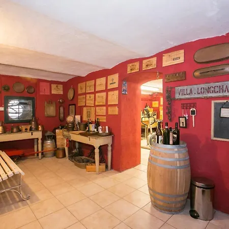 Sleeps 16 Pool Air Con Villa