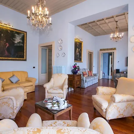 Sleeps 16 Pool Air Con Villa Moltrasio
