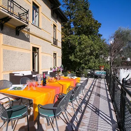Sleeps 16 Pool Air Con Villa