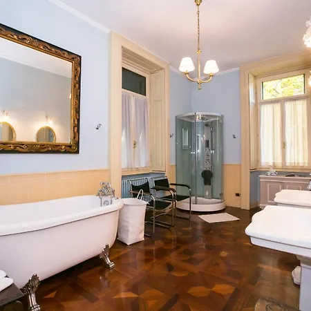 Sleeps 16 Pool Air Con Villa