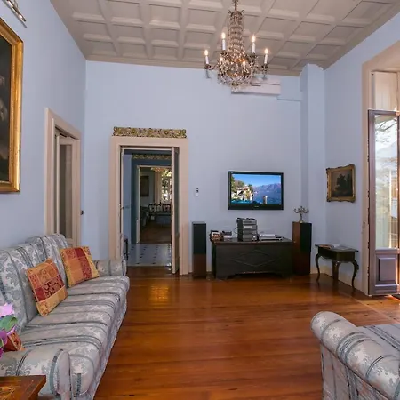 Sleeps 16 Pool Air Con *
